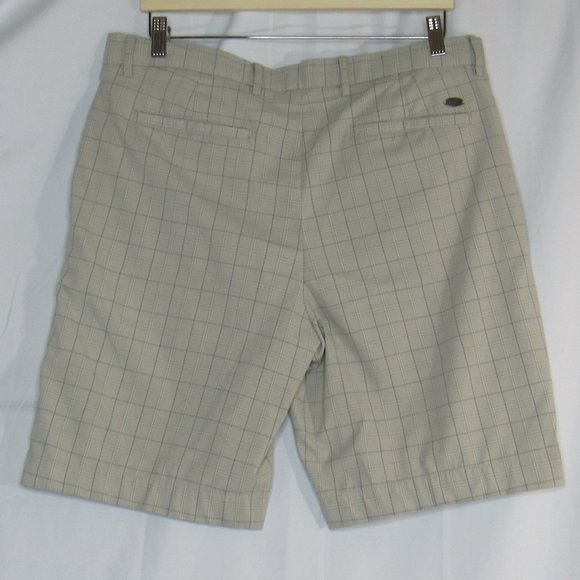 Greg Norman Men's  Fairway Plaid Print Shorts - Picture 2 of 9